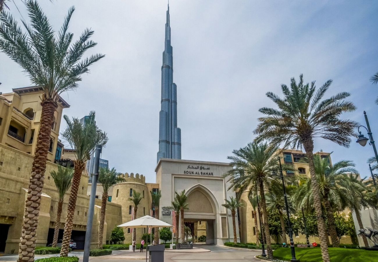 Apartment in Dubai - Royale 1BR+Study|Sleeps 4|Full Burj Khalifa View