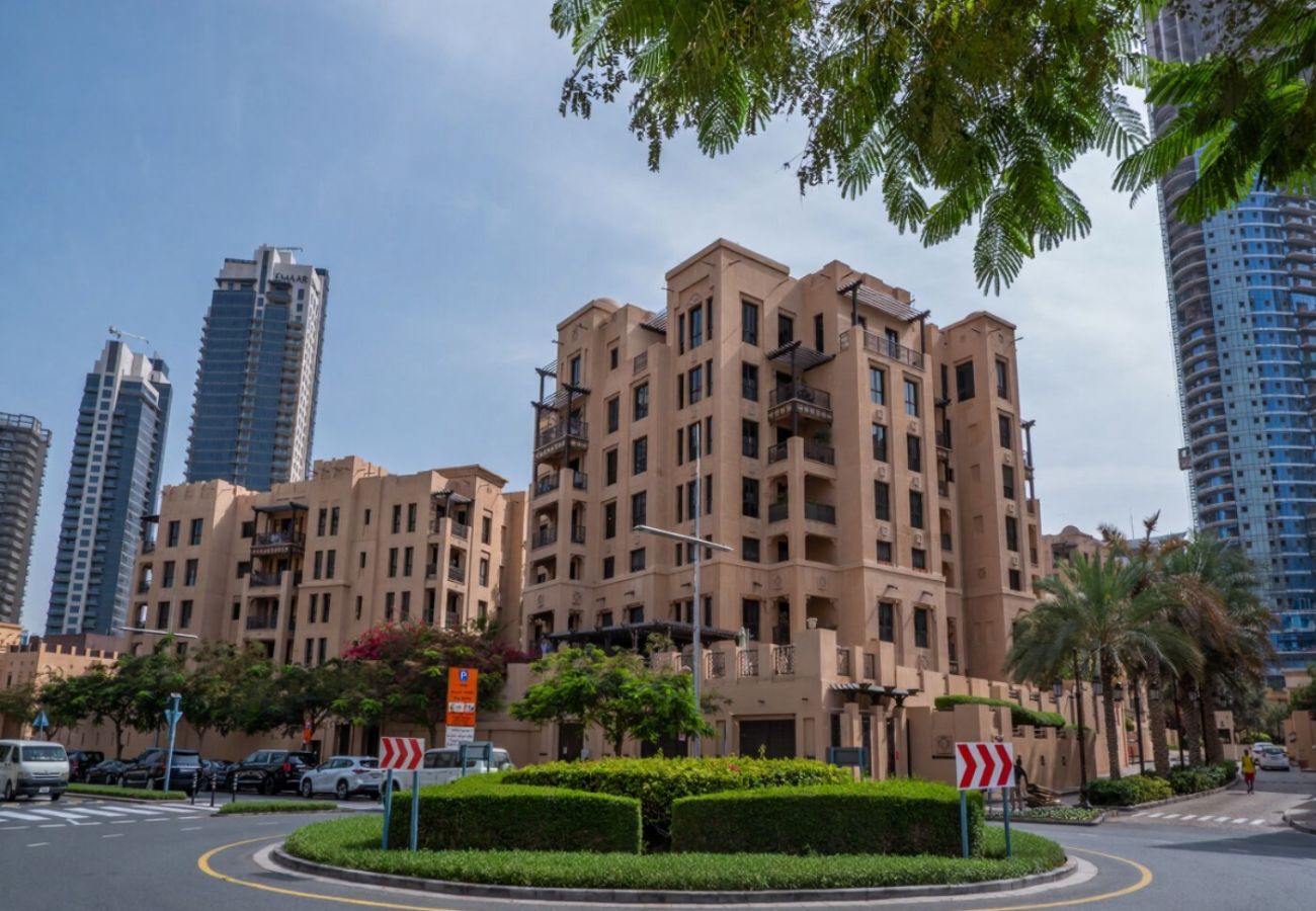 Apartment in Dubai - Royale 1BR+Study|Sleeps 4|Full Burj Khalifa View