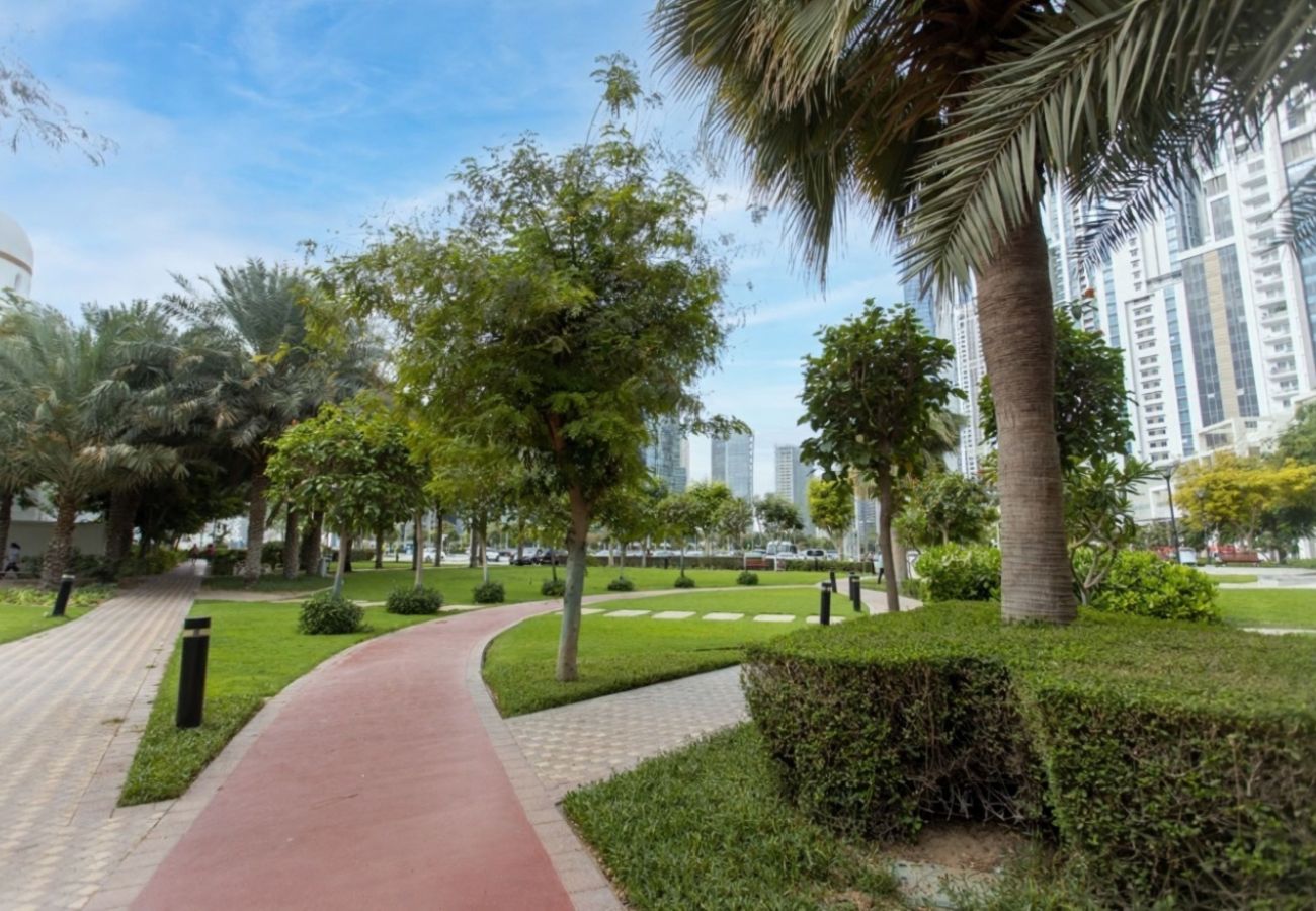 Apartment in Dubai - Royale 1BR+Study|Sleeps 4|Full Burj Khalifa View