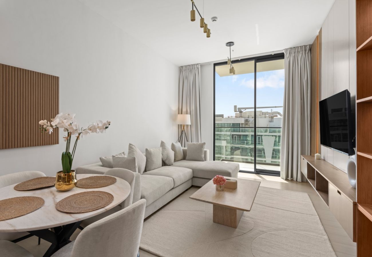 Apartment in Dubai - The Blooming Escape 1BDR In Binghatti Orchid