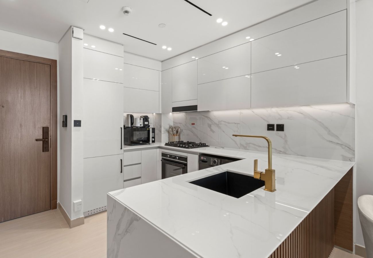 Apartment in Dubai - The Blooming Escape 1BDR In Binghatti Orchid