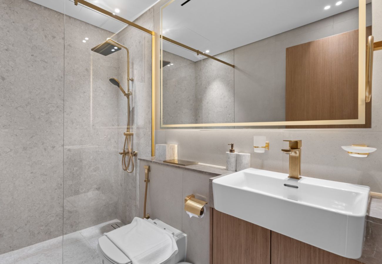 Apartment in Dubai - The Blooming Escape 1BDR In Binghatti Orchid