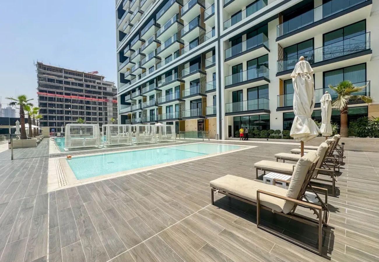 Apartment in Dubai - The Blooming Escape 1BDR In Binghatti Orchid