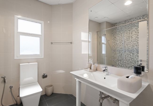 Villa in Dubai - World Class Luxurious 4 BDR Villa In Umm Al Sheif Villa in Dubai - World Class Luxurious 4 BDR Villa In Umm Al Sheif