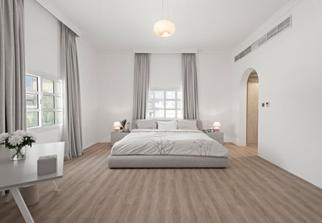 Villa in Dubai - World Class Luxurious 4 BDR Villa In Umm Al Sheif Villa in Dubai - World Class Luxurious 4 BDR Villa In Umm Al Sheif
