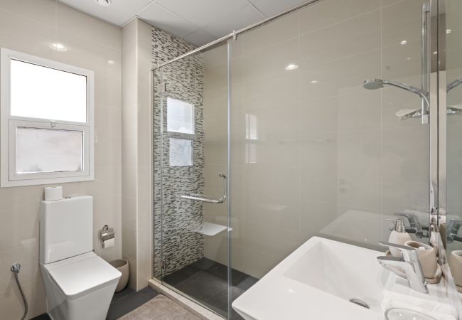 Villa in Dubai - World Class Luxurious 4 BDR Villa In Umm Al Sheif Villa in Dubai - World Class Luxurious 4 BDR Villa In Umm Al Sheif