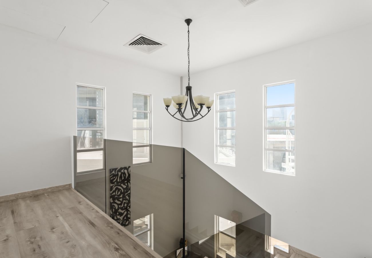 Villa in Dubai - World Class Luxurious 4 BDR Villa In Umm Al Sheif Villa in Dubai - World Class Luxurious 4 BDR Villa In Umm Al Sheif