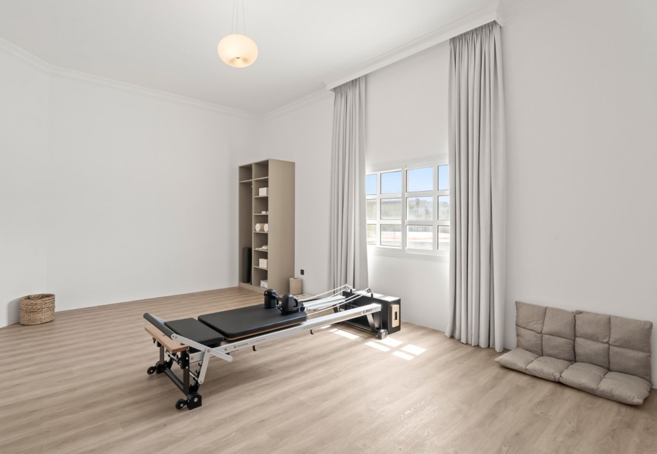 Villa in Dubai - World Class Luxurious 4 BDR Villa In Umm Al Sheif Villa in Dubai - World Class Luxurious 4 BDR Villa In Umm Al Sheif