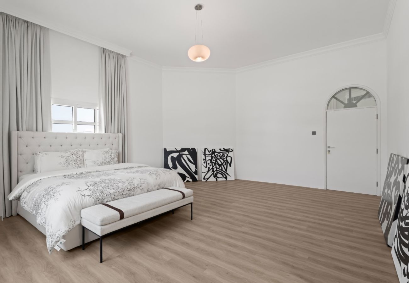 Villa in Dubai - World Class Luxurious 4 BDR Villa In Umm Al Sheif Villa in Dubai - World Class Luxurious 4 BDR Villa In Umm Al Sheif