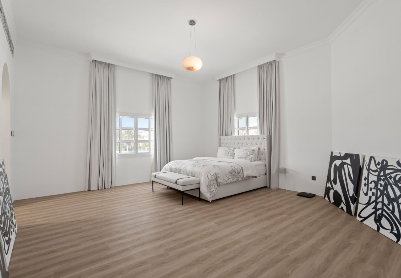 Villa in Dubai - World Class Luxurious 4 BDR Villa In Umm Al Sheif Villa in Dubai - World Class Luxurious 4 BDR Villa In Umm Al Sheif
