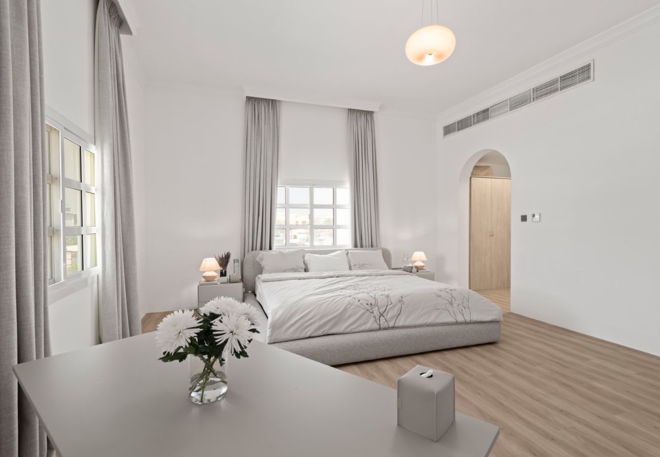 Villa in Dubai - World Class Luxurious 4 BDR Villa In Umm Al Sheif Villa in Dubai - World Class Luxurious 4 BDR Villa In Umm Al Sheif