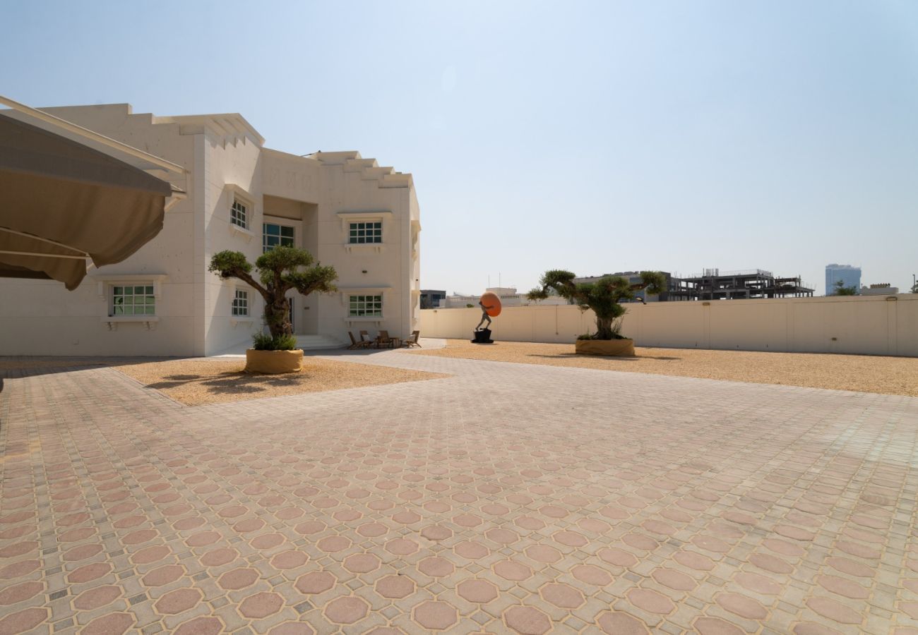 Villa in Dubai - World Class Luxurious 4 BDR Villa In Umm Al Sheif Villa in Dubai - World Class Luxurious 4 BDR Villa In Umm Al Sheif