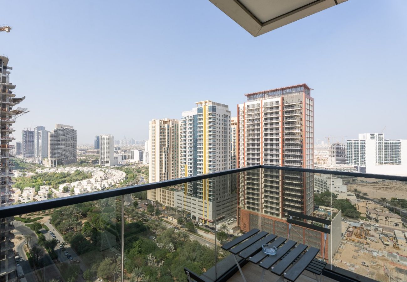 Studio in Dubai - Warm Glow Retreat: Cozy Studio In Regina, JVC