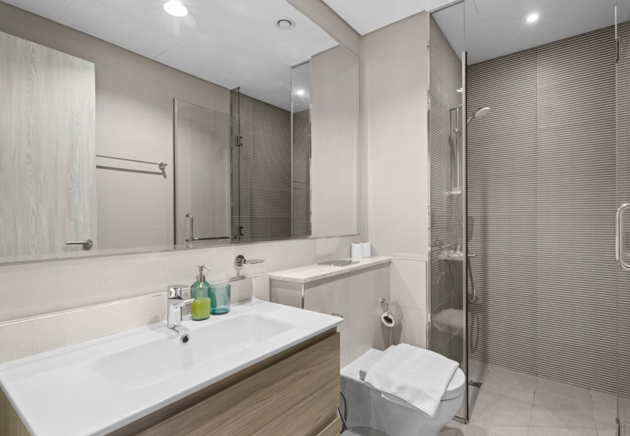 Apartment in Dubai - Zada Glam: Sleek 1BDR Retreat-Business Bay-25