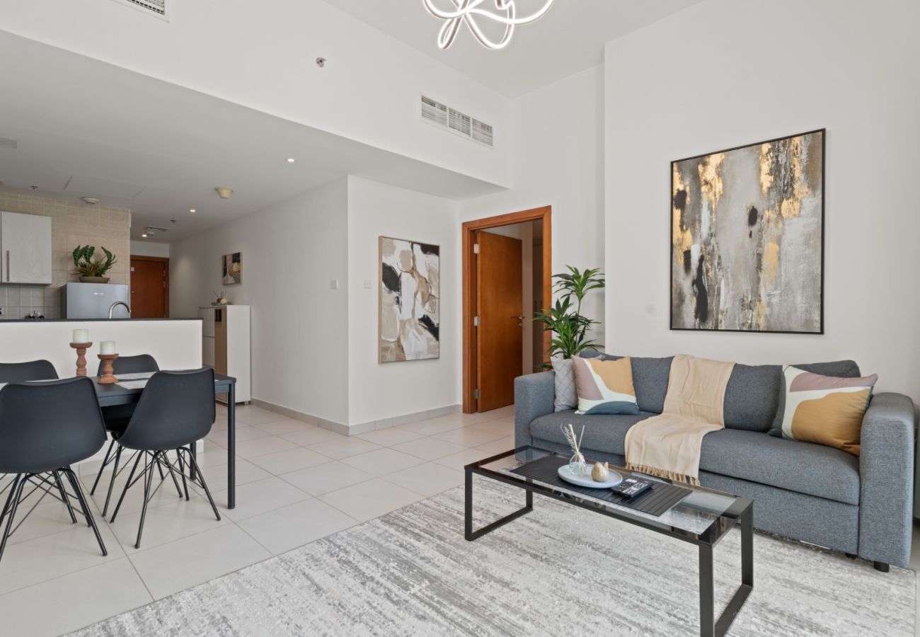 Apartment in Dubai - Luxurious 1BR w SofaBed|Sleeps 4|Marina View Tower