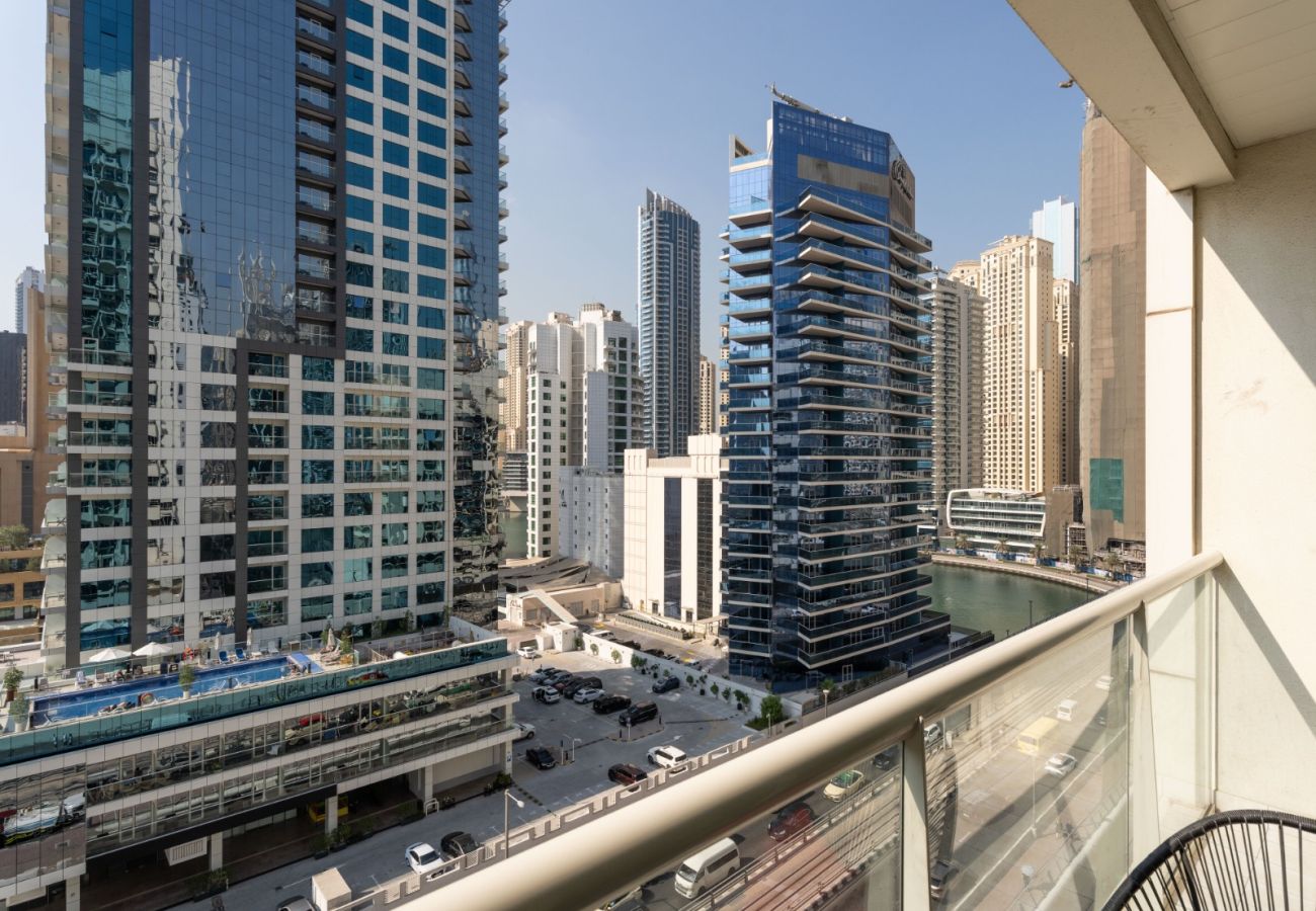 Apartment in Dubai - Luxurious 1BR w SofaBed|Sleeps 4|Marina View Tower