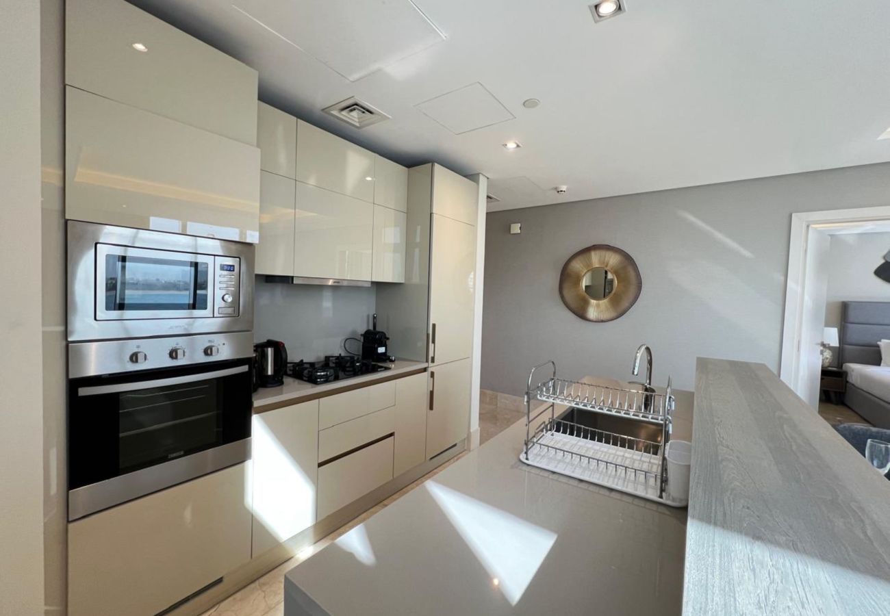 Apartment in Dubai - Premier Luxury 1BR Suite in The 8-302