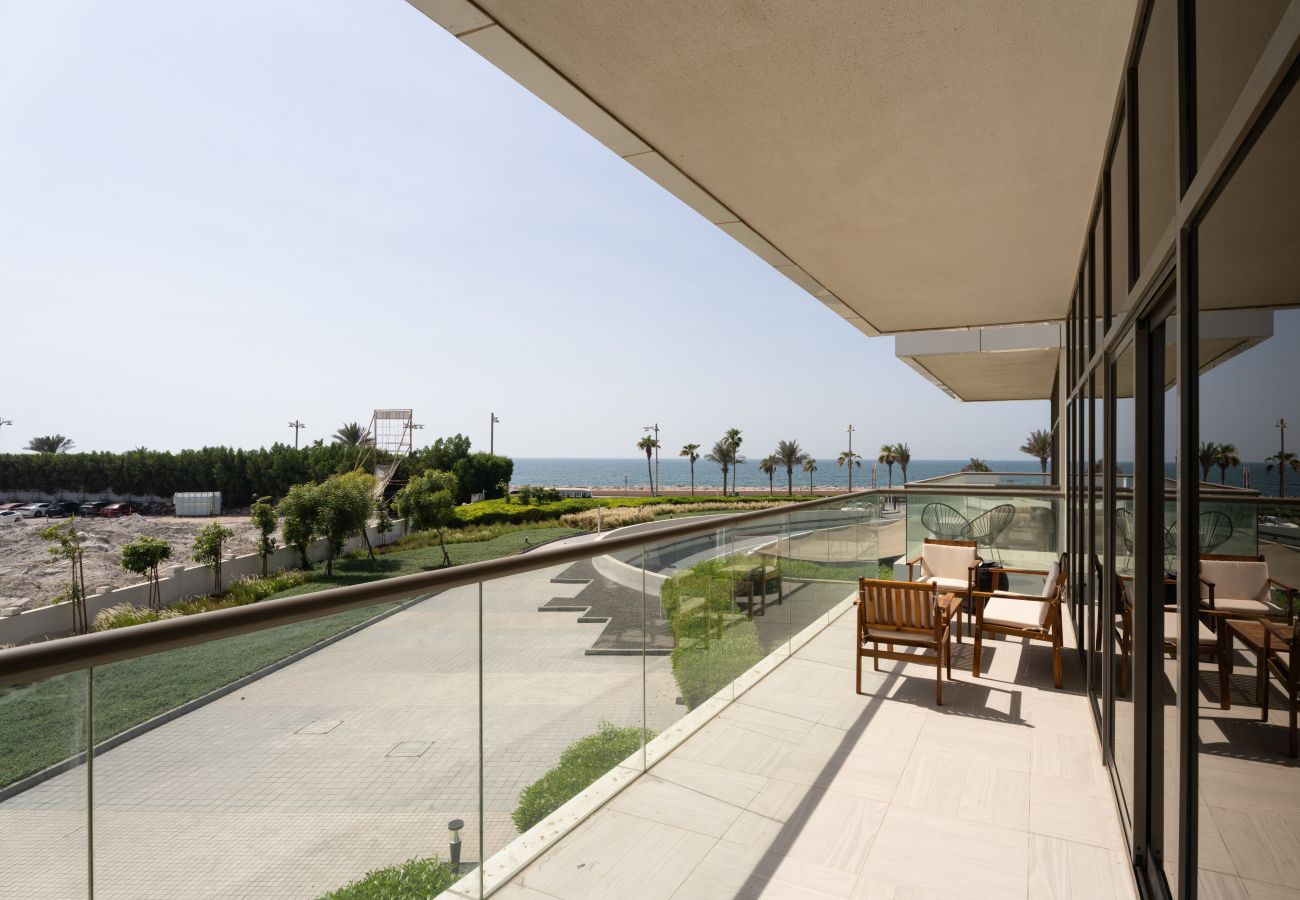 Apartment in Dubai - Upscale Palm Living | Accor Hotel Access