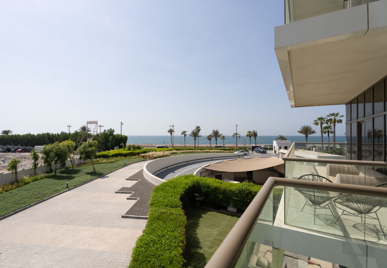 Apartment in Dubai - Upscale Palm Living | Accor Hotel Access