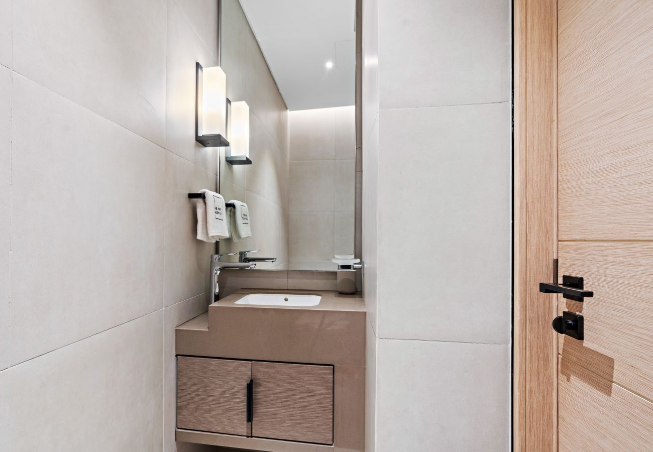 Apartment in Dubai - Timeless Elegance 1BR – Address Beach JBR