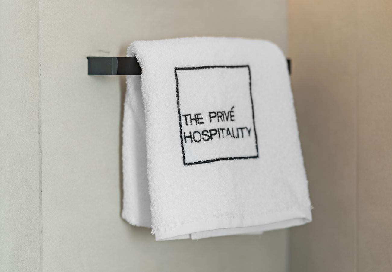 Apartment in Dubai - Timeless Elegance 1BR – Address Beach JBR