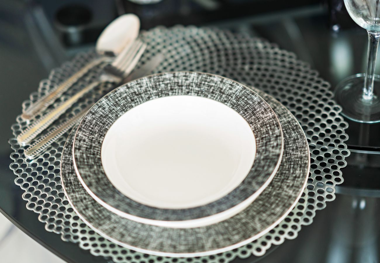 Apartment in Dubai - Timeless Elegance 1BR – Address Beach JBR