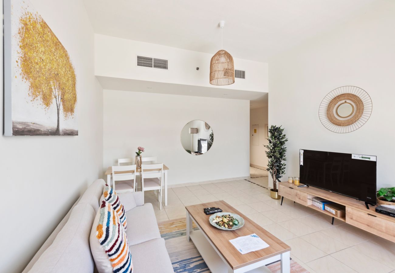 Apartment in Dubai - Prestige Urban Escape 2BDR In La Fontana