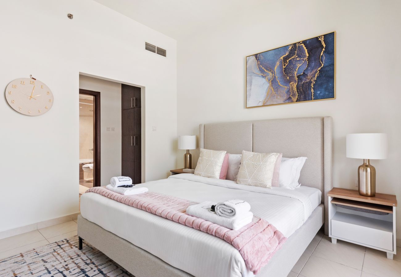 Apartment in Dubai - Prestige Urban Escape 2BDR In La Fontana