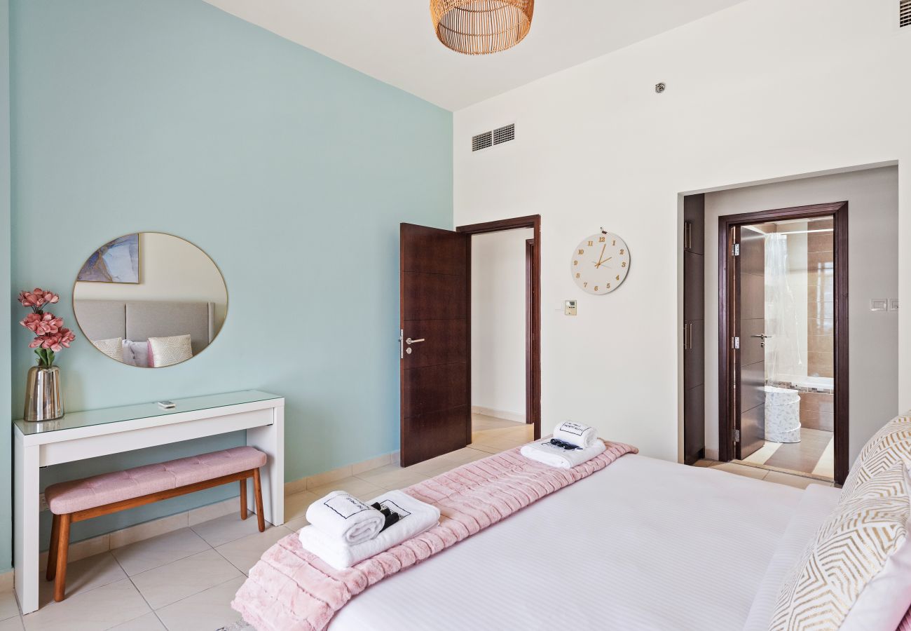 Apartment in Dubai - Prestige Urban Escape 2BDR In La Fontana