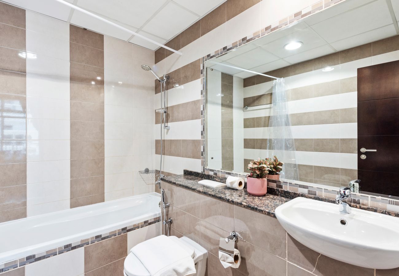Apartment in Dubai - Prestige Urban Escape 2BDR In La Fontana