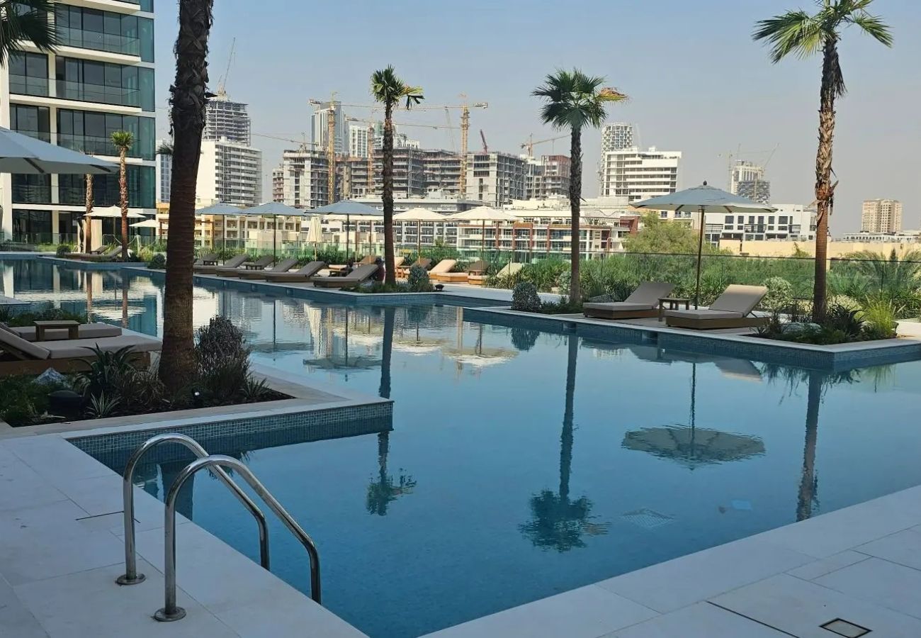 Apartment in Dubai - Modern 1BR Hideaway In Binghatti Phoenix-JVC