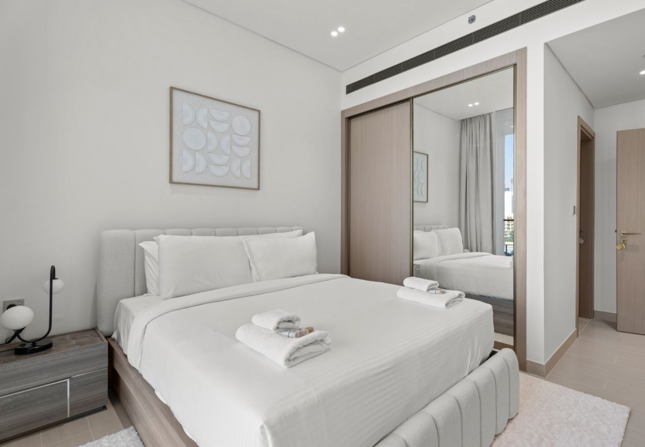 Apartment in Dubai - Modern 1BR Hideaway In Binghatti Phoenix-JVC