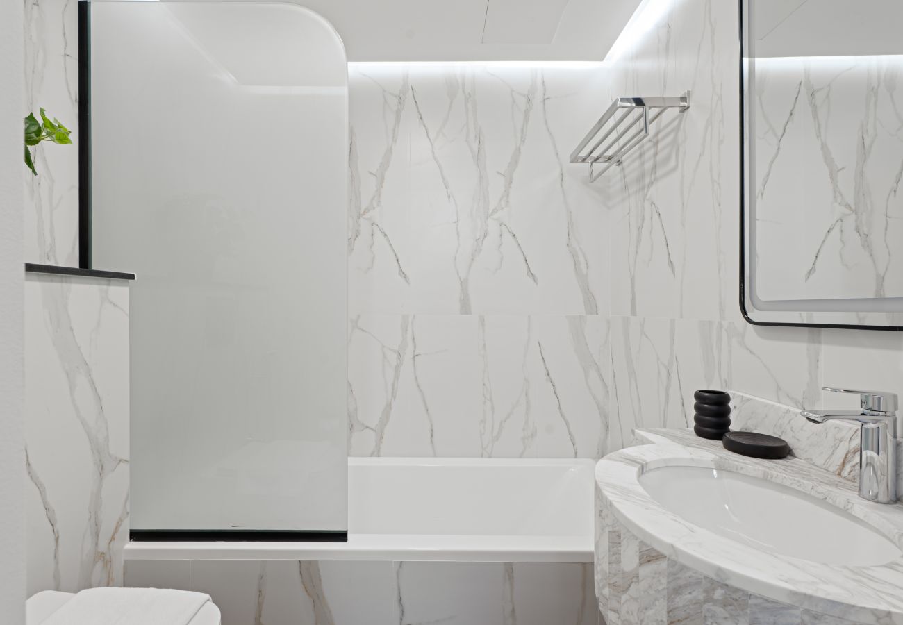 Apartment in Dubai - The Escan Signature 1BR Suite – Sleeps 4