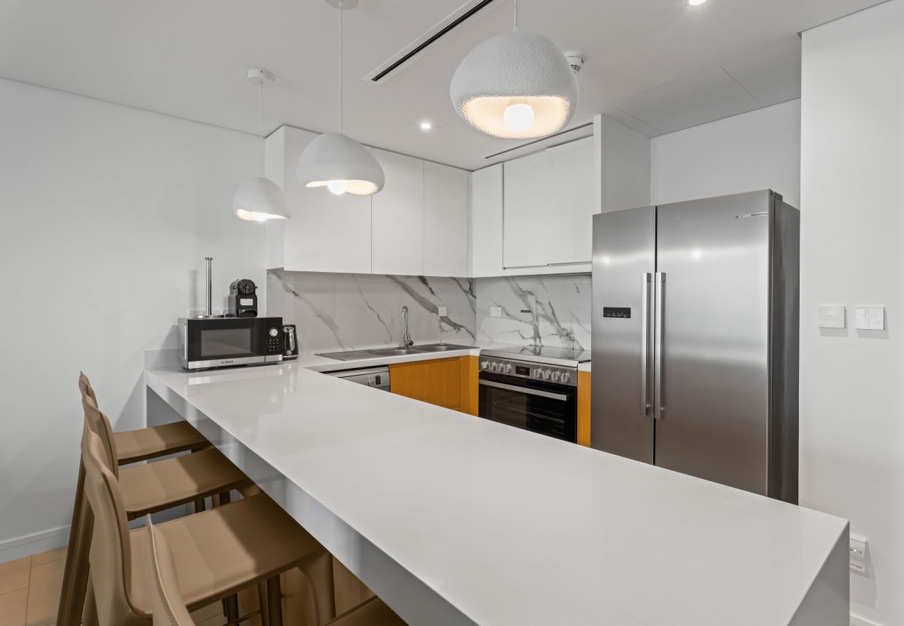 Apartment in Dubai - Marina Breeze 2BR Escape in Cayan