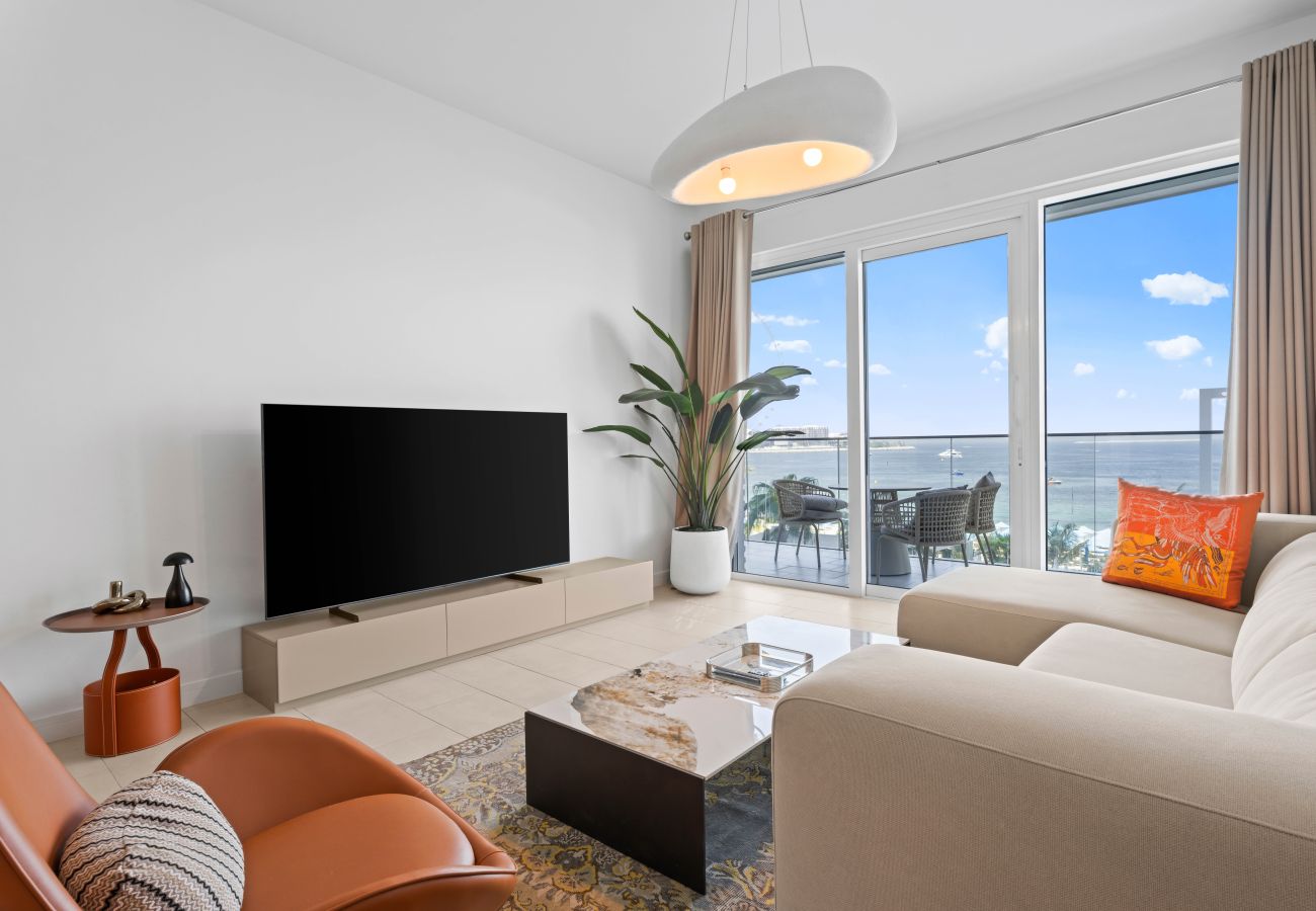 Apartment in Dubai - Marina Breeze 2BR Escape in Cayan