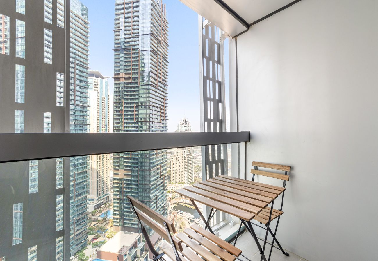 Apartment in Dubai - Marina Breeze 2BR Escape in Cayan