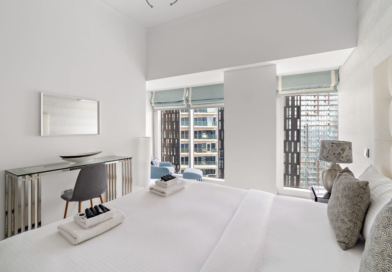 Apartment in Dubai - Marina Breeze 2BR Escape in Cayan