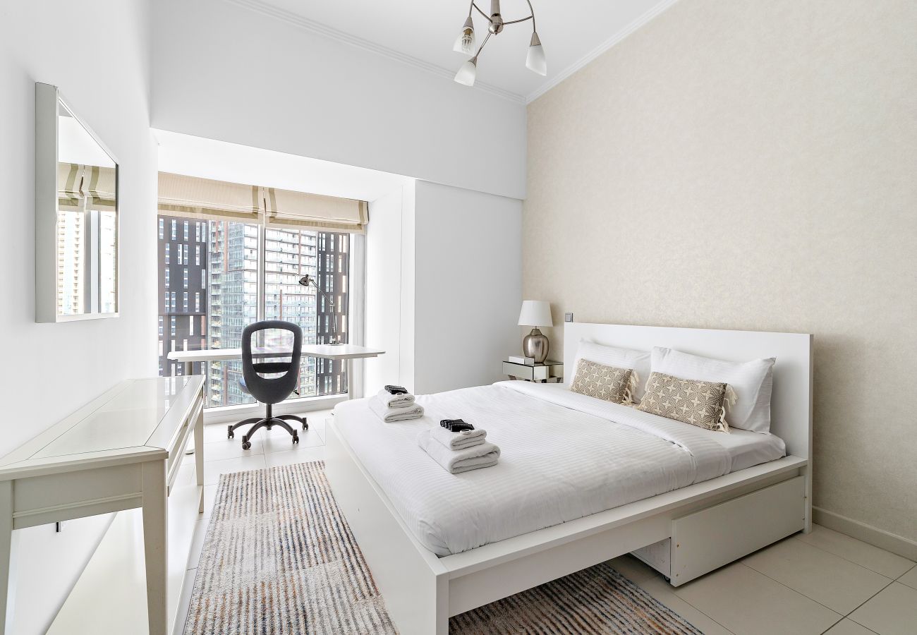 Apartment in Dubai - Marina Breeze 2BR Escape in Cayan