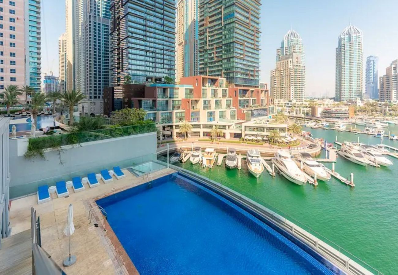 Apartment in Dubai - Marina Breeze 2BR Escape in Cayan