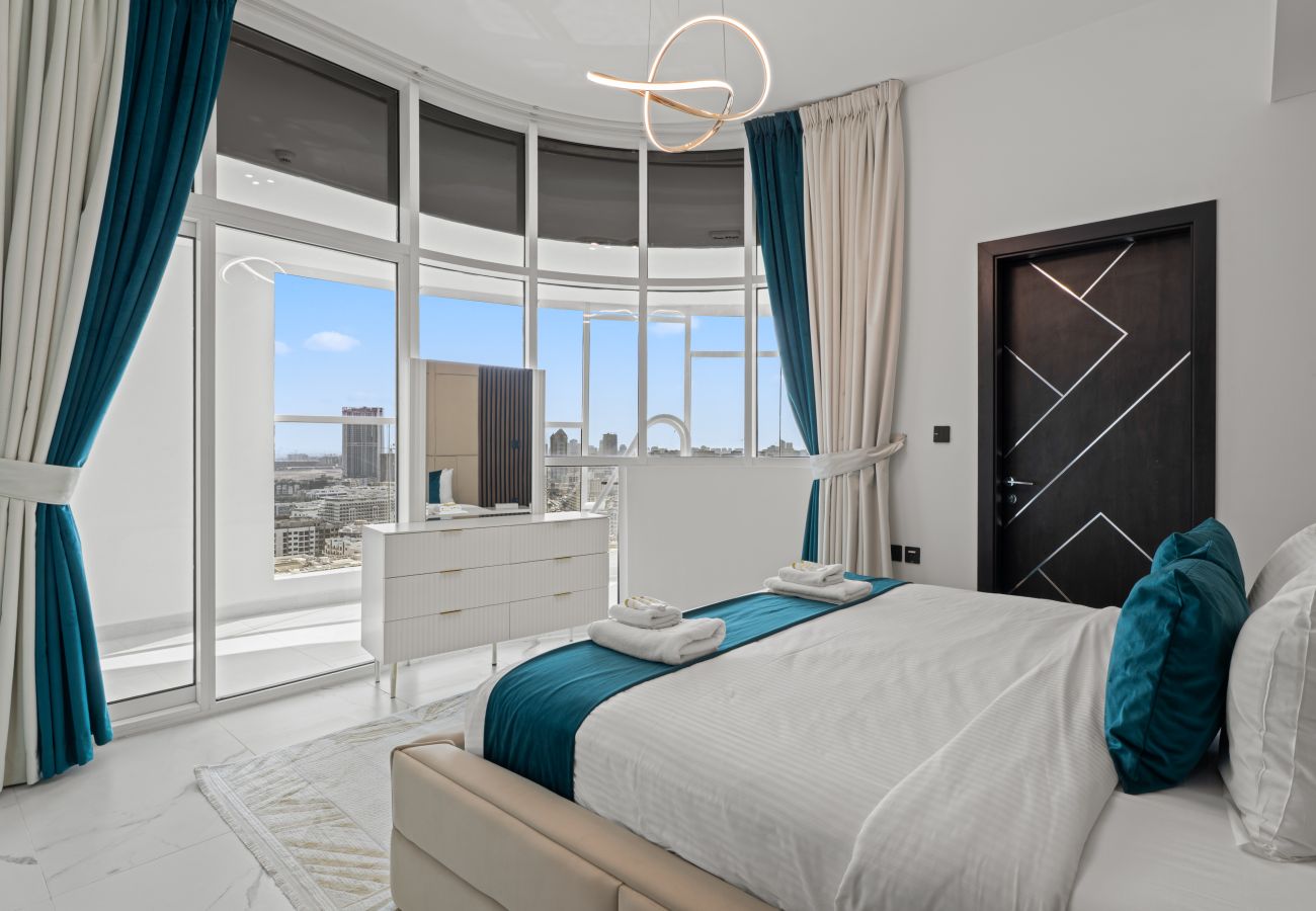 Apartment in Dubai - Opalz Elite 2BR Suite with Mini Pool