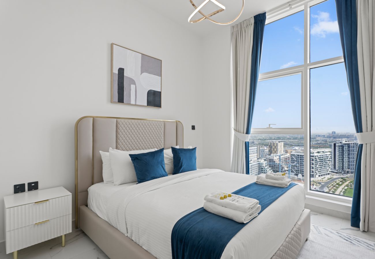 Apartment in Dubai - Opalz Elite 2BR Suite with Mini Pool