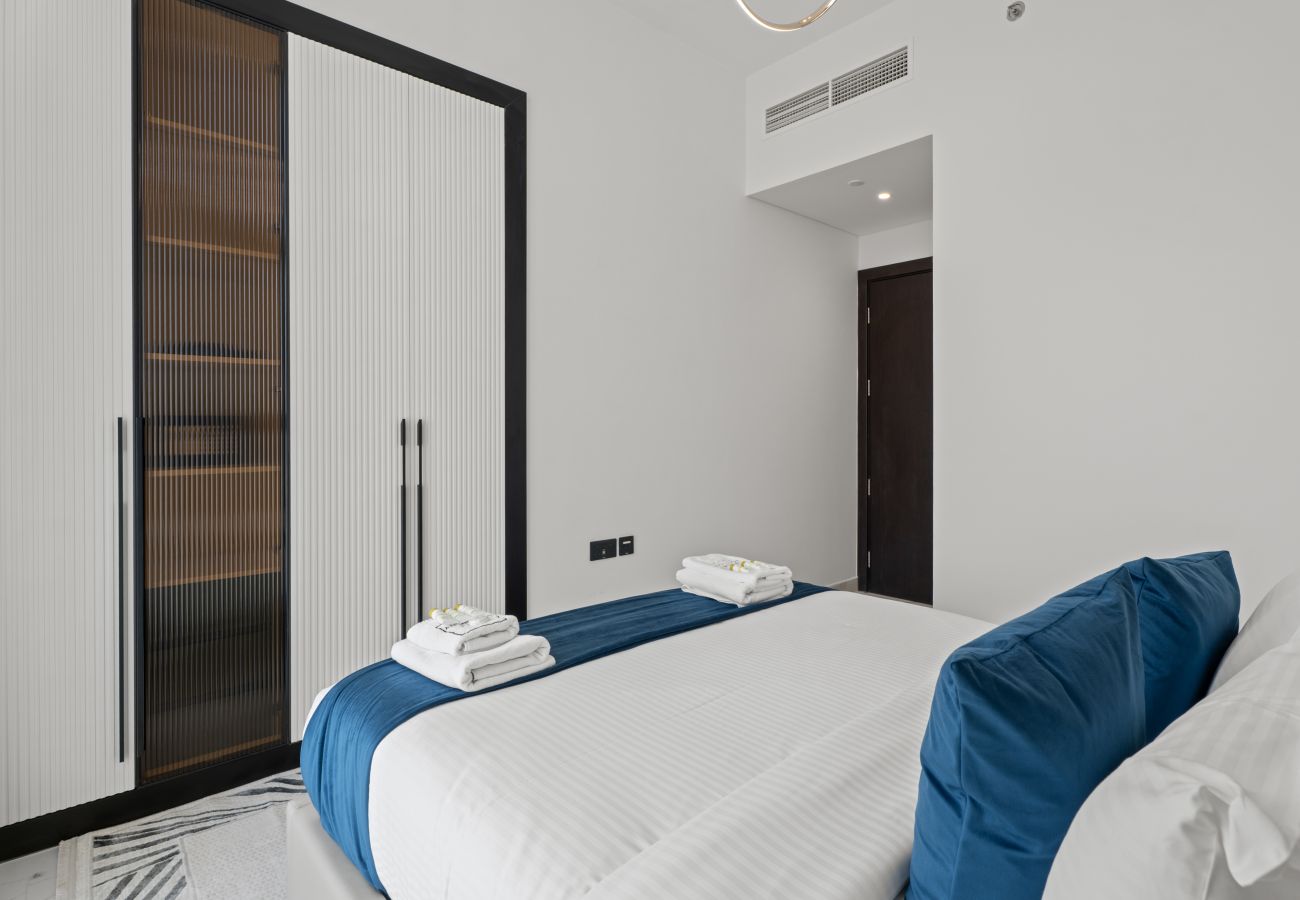 Apartment in Dubai - Opalz Elite 2BR Suite with Mini Pool