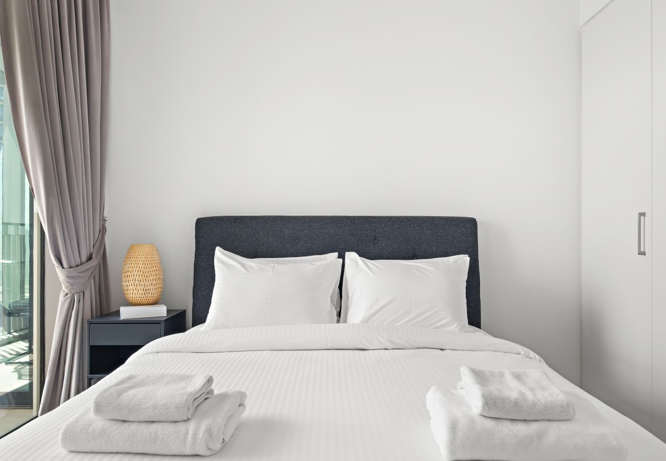 Apartment in Dubai - Prime Suite 2BR w Full Burj Khalifa View