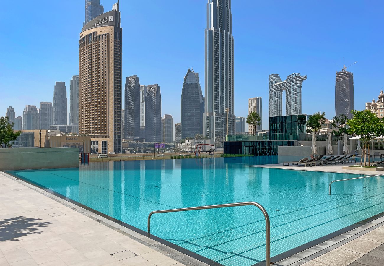 Apartment in Dubai - Prime Suite 2BR w Full Burj Khalifa View