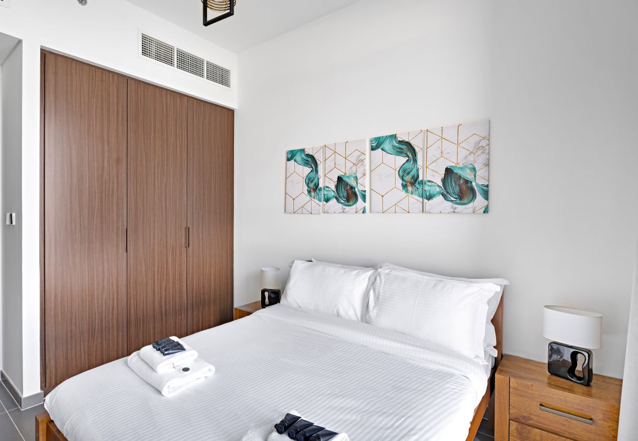 Apartment in Dubai - Majestic Elegance 2BR In Harbor Gate - Creek