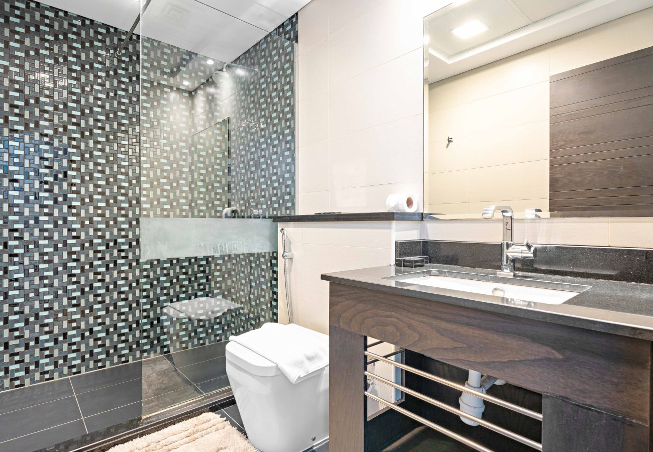 Apartment in Dubai - Skyline Luxury 1BR in Cayan-Dubai Marina-48