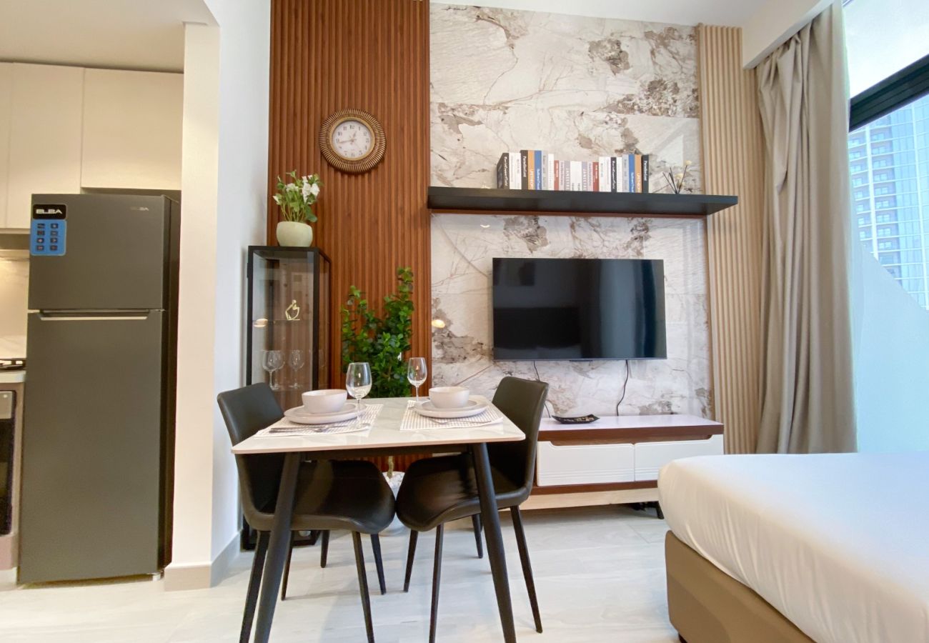 Studio in Dubai - Modern Cozy Studio in Azizi Riviera-10