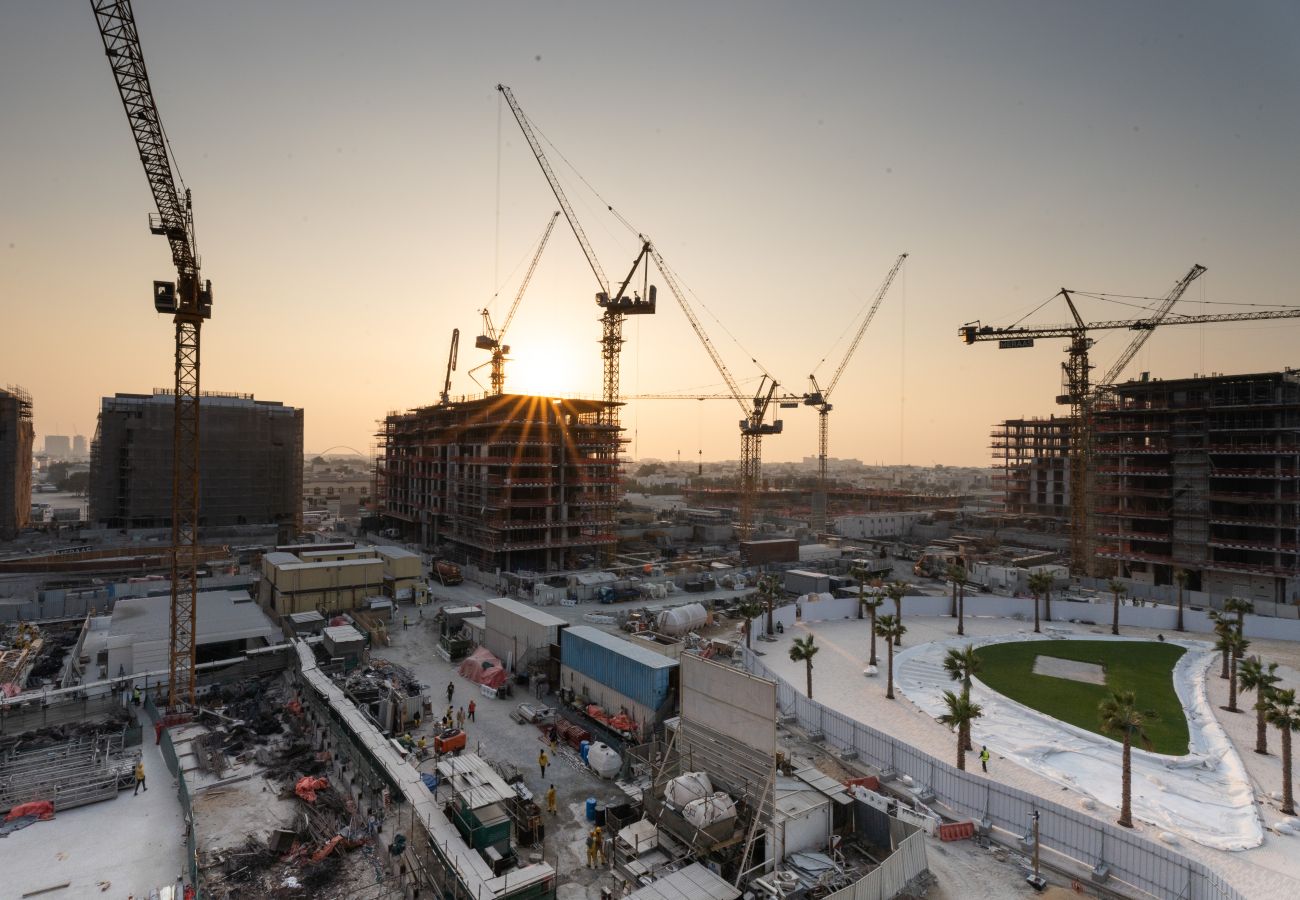 Apartment in Dubai - Modern Serenity 2BR Escape in Central Park