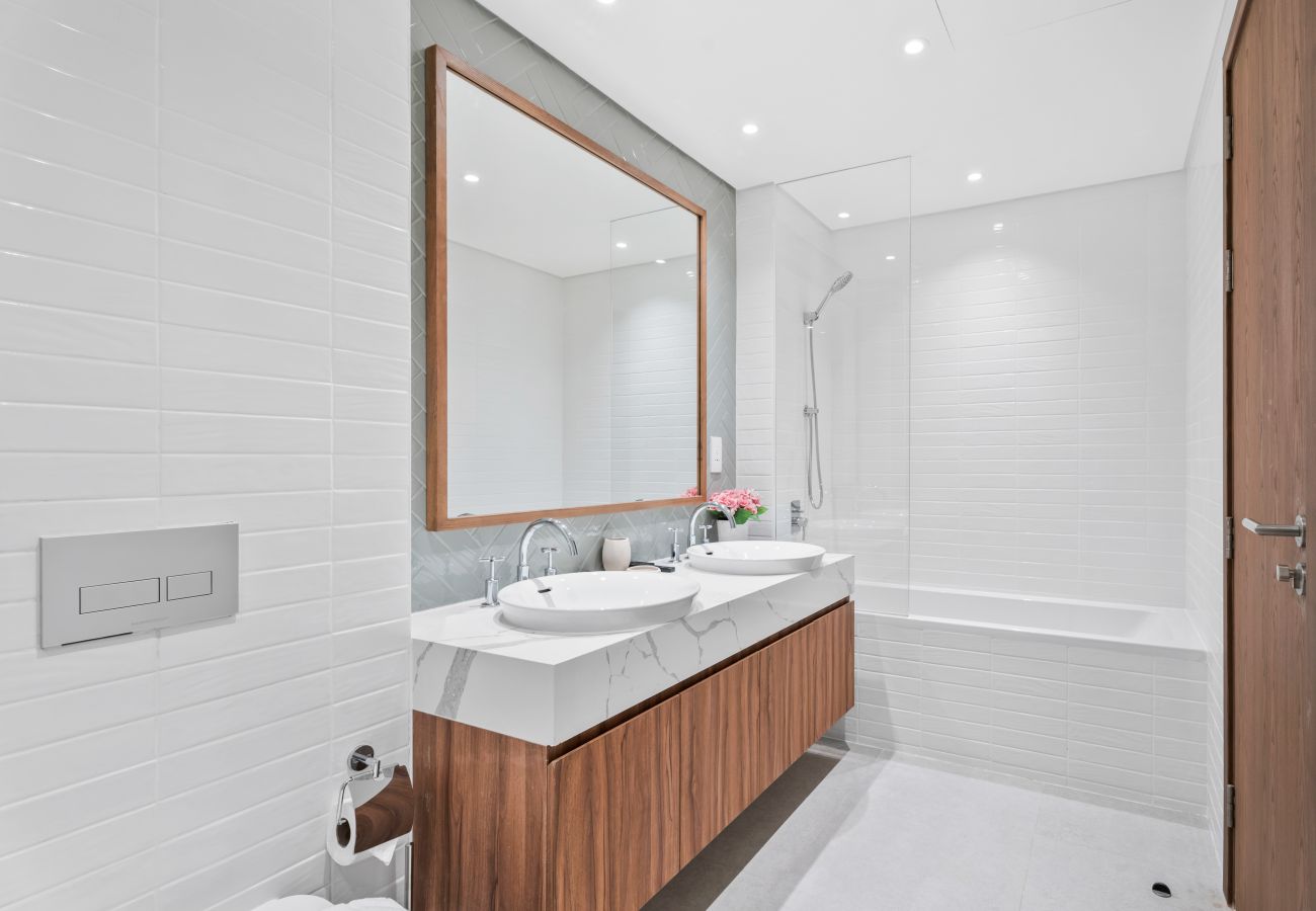 Apartment in Dubai - Modern Serenity 2BR Escape in Central Park