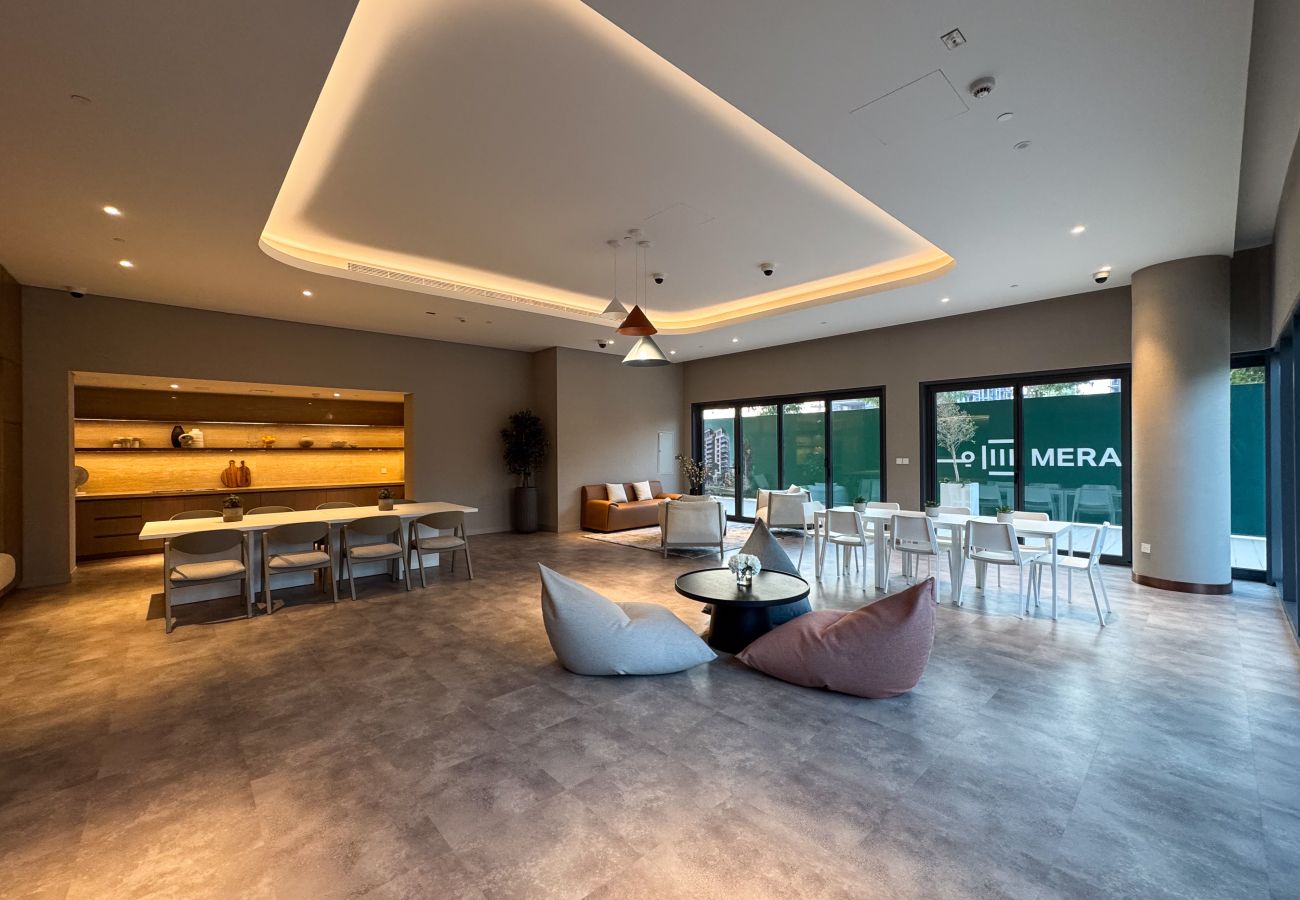 Apartment in Dubai - Modern Serenity 2BR Escape in Central Park